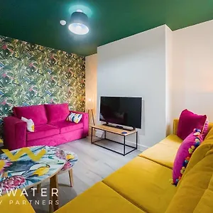Luxury In Darlington Holiday home